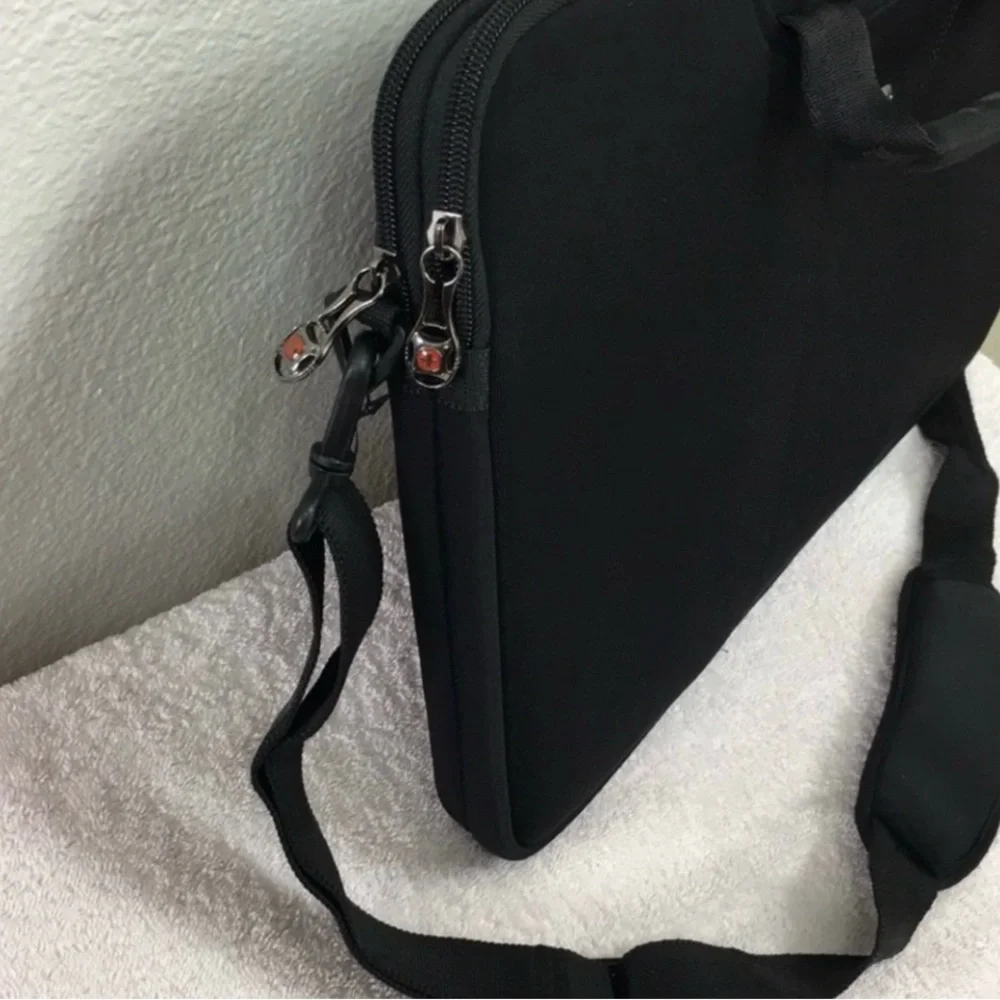 SwissGear Unisex Black Neoprene Shoulder Strap Laptop Bag Commuter Travel Work